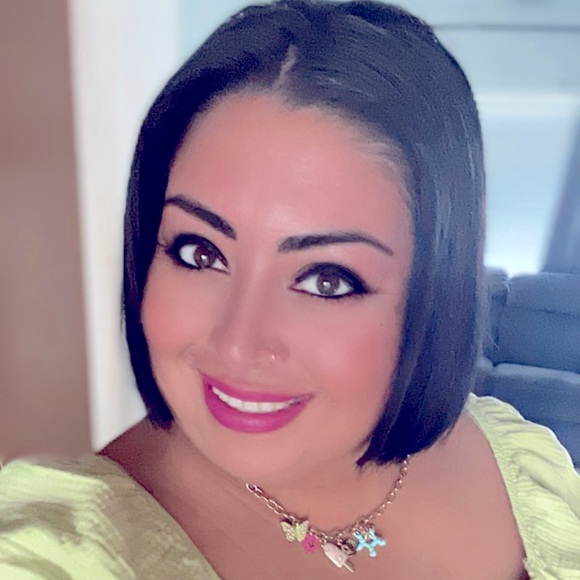 Meet your Posher, Amanda - Picture 1 of 1